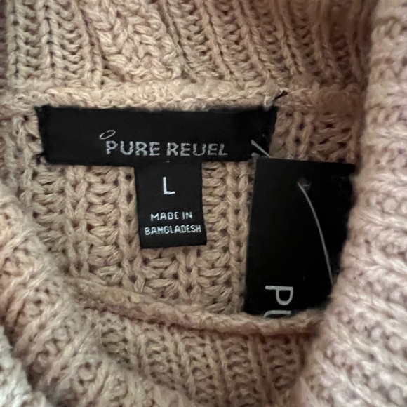 Sweater - Picture 2 of 3